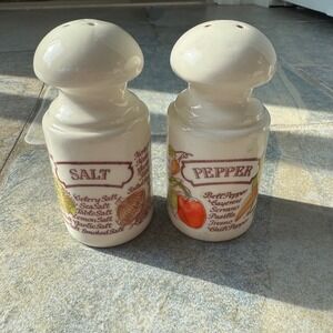 Vintage 1980 Avon‎ Salt & Pepper Shakers Mushroom Top Cottagecore Kitchen 4"